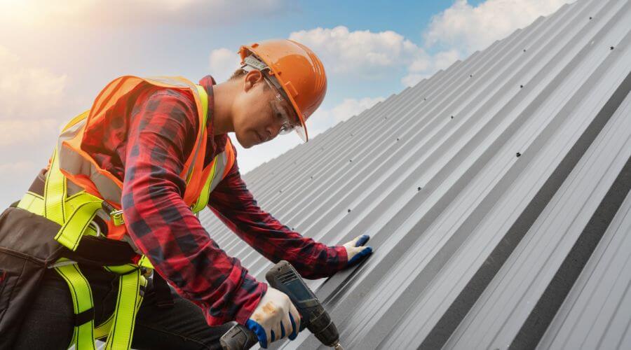Professional gutter cleaning in Cambridge, WI